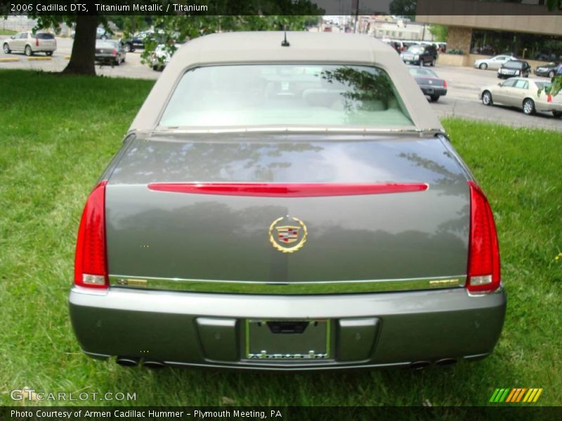 Titanium Metallic / Titanium 2006 Cadillac DTS