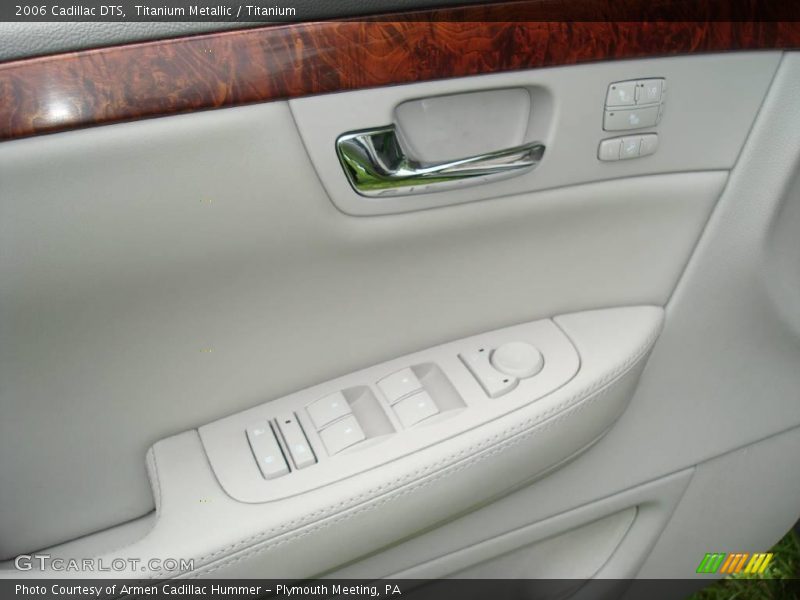 Titanium Metallic / Titanium 2006 Cadillac DTS