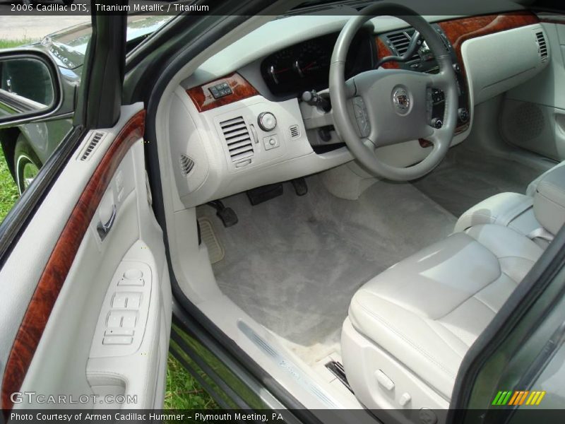 Titanium Metallic / Titanium 2006 Cadillac DTS