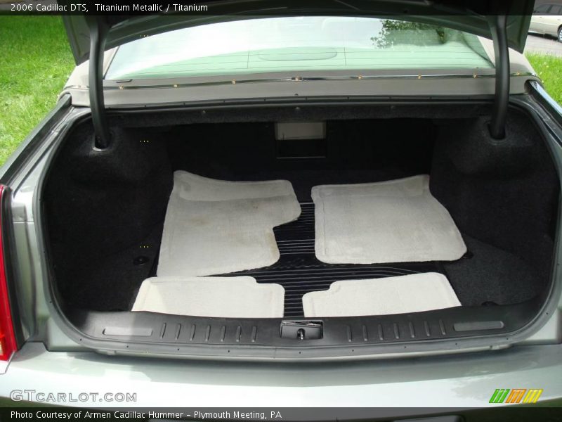Titanium Metallic / Titanium 2006 Cadillac DTS