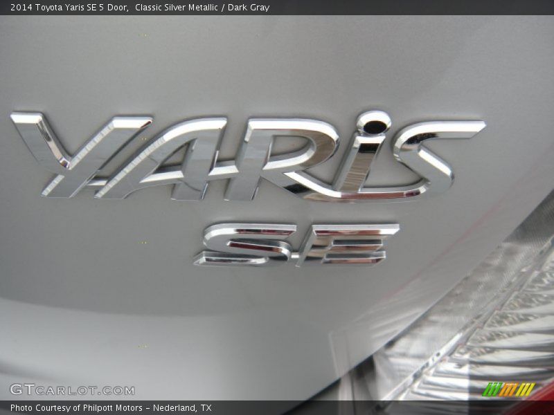 Classic Silver Metallic / Dark Gray 2014 Toyota Yaris SE 5 Door