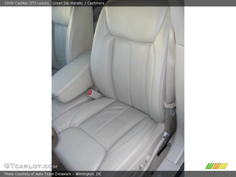 Green Silk Metallic / Cashmere 2006 Cadillac DTS Luxury