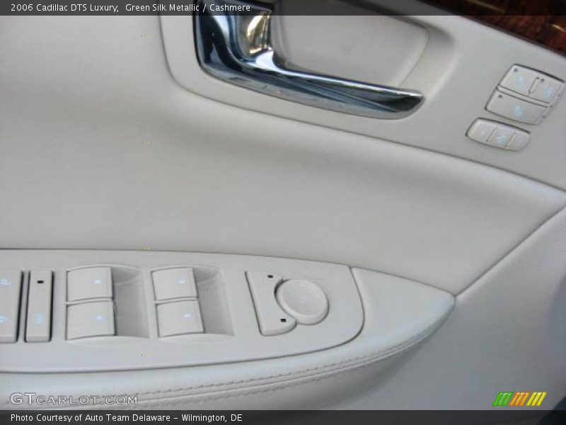 Green Silk Metallic / Cashmere 2006 Cadillac DTS Luxury