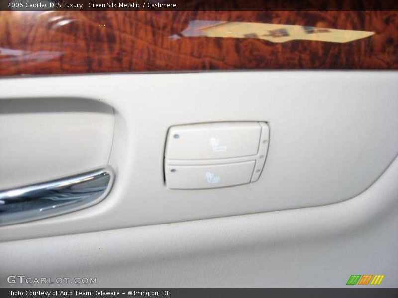 Green Silk Metallic / Cashmere 2006 Cadillac DTS Luxury