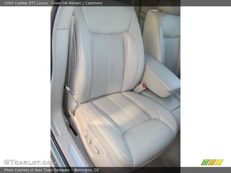 Green Silk Metallic / Cashmere 2006 Cadillac DTS Luxury