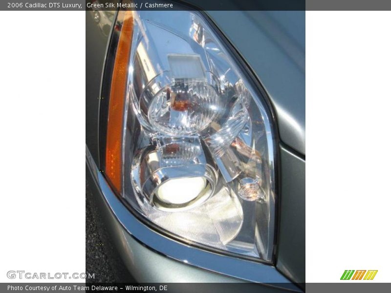 Green Silk Metallic / Cashmere 2006 Cadillac DTS Luxury