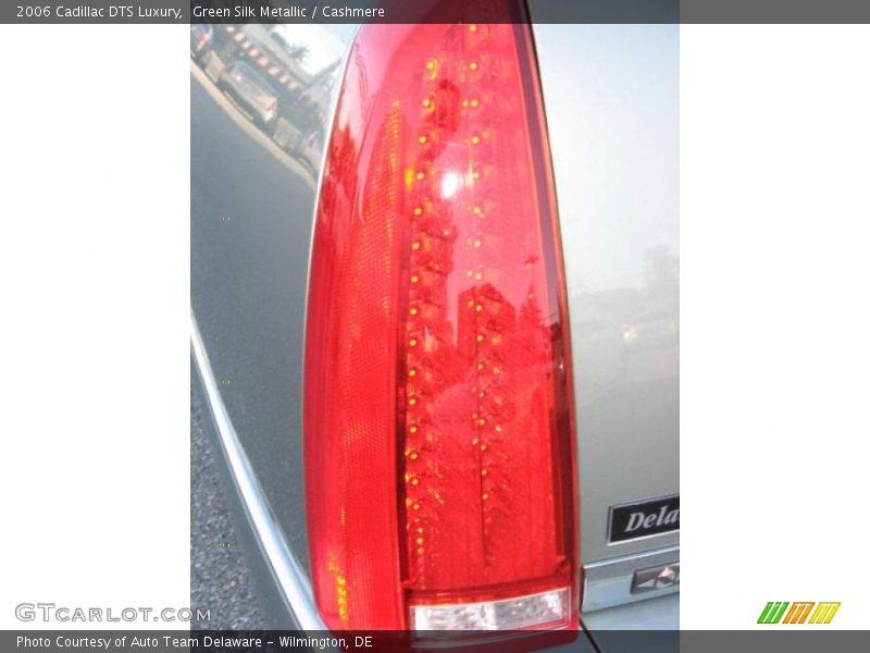 Green Silk Metallic / Cashmere 2006 Cadillac DTS Luxury