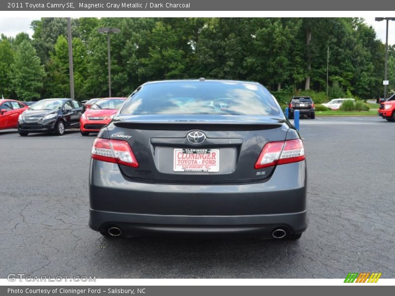 Magnetic Gray Metallic / Dark Charcoal 2011 Toyota Camry SE