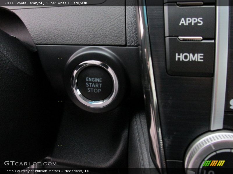 Super White / Black/Ash 2014 Toyota Camry SE