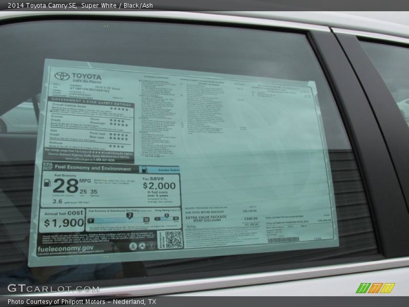 Super White / Black/Ash 2014 Toyota Camry SE