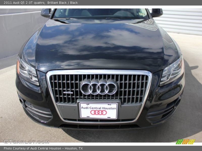 Brilliant Black / Black 2011 Audi Q5 2.0T quattro