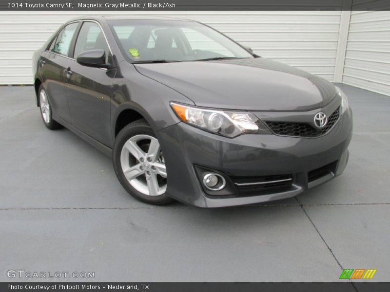 Magnetic Gray Metallic / Black/Ash 2014 Toyota Camry SE