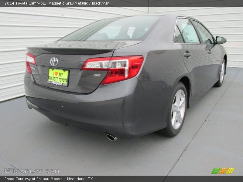 Magnetic Gray Metallic / Black/Ash 2014 Toyota Camry SE