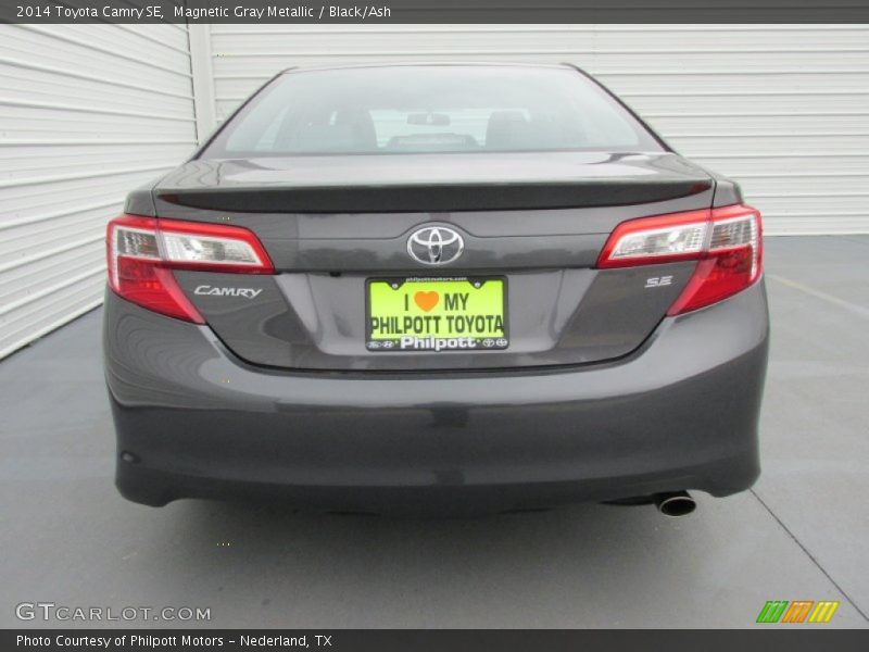 Magnetic Gray Metallic / Black/Ash 2014 Toyota Camry SE