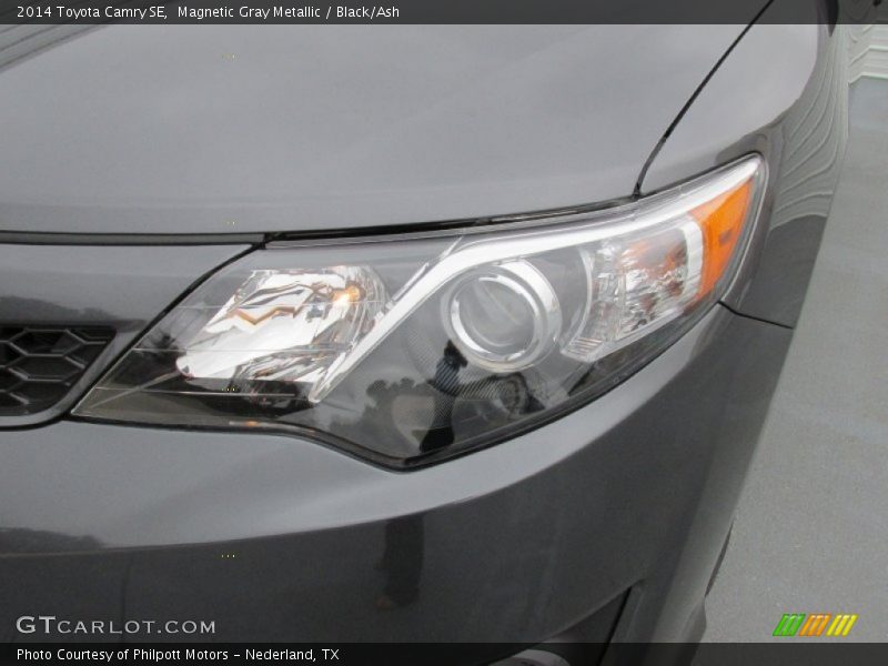 Magnetic Gray Metallic / Black/Ash 2014 Toyota Camry SE