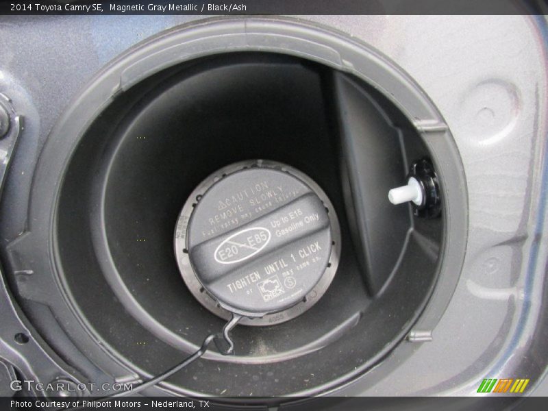 Magnetic Gray Metallic / Black/Ash 2014 Toyota Camry SE