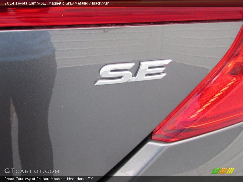 Magnetic Gray Metallic / Black/Ash 2014 Toyota Camry SE