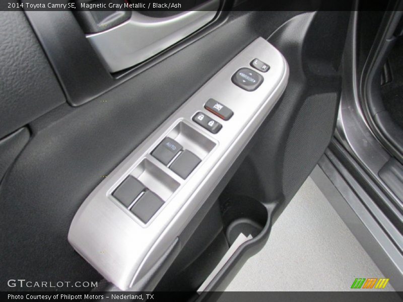 Magnetic Gray Metallic / Black/Ash 2014 Toyota Camry SE