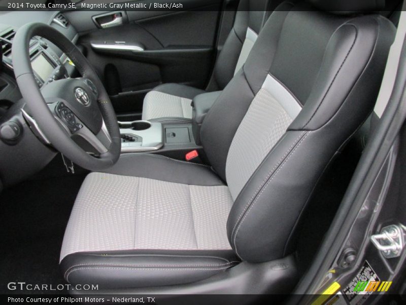 Magnetic Gray Metallic / Black/Ash 2014 Toyota Camry SE