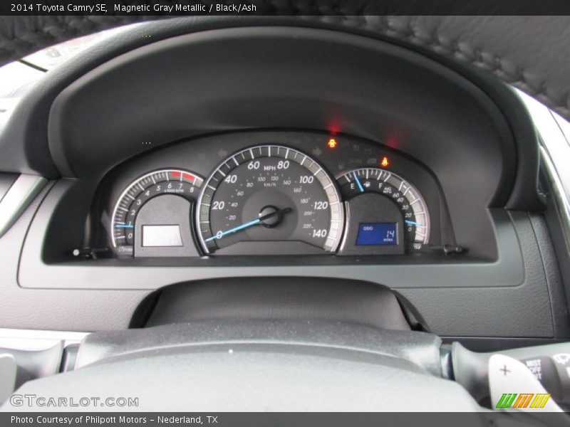 Magnetic Gray Metallic / Black/Ash 2014 Toyota Camry SE
