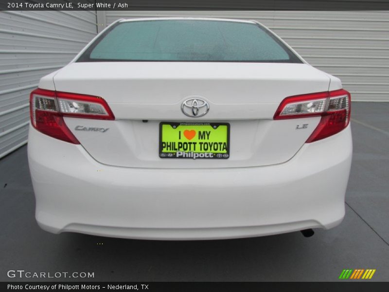 Super White / Ash 2014 Toyota Camry LE
