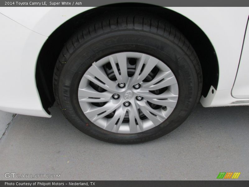 Super White / Ash 2014 Toyota Camry LE