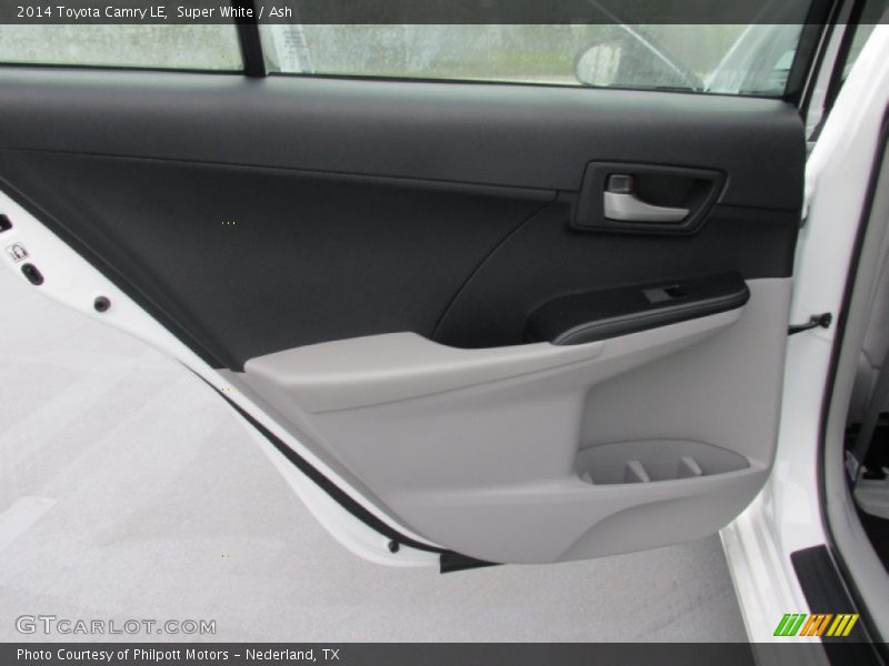 Super White / Ash 2014 Toyota Camry LE
