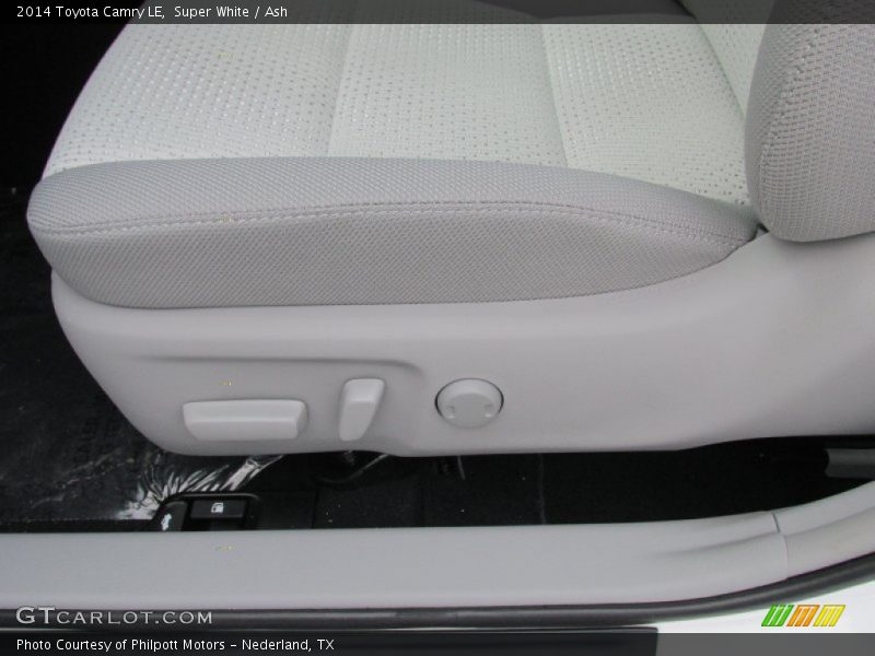 Super White / Ash 2014 Toyota Camry LE