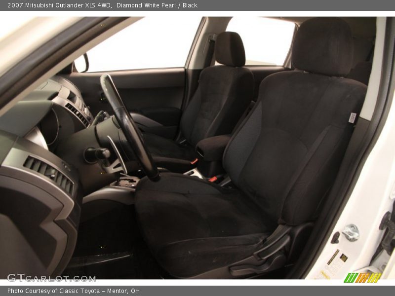 Diamond White Pearl / Black 2007 Mitsubishi Outlander XLS 4WD