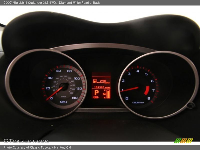 Diamond White Pearl / Black 2007 Mitsubishi Outlander XLS 4WD