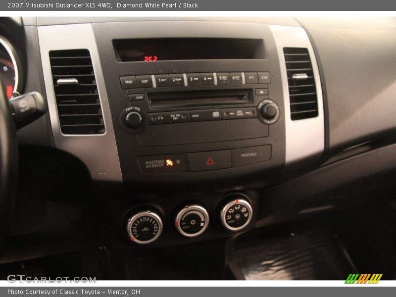 Diamond White Pearl / Black 2007 Mitsubishi Outlander XLS 4WD