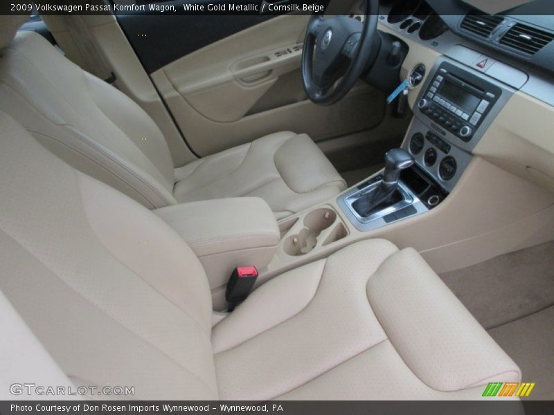 White Gold Metallic / Cornsilk Beige 2009 Volkswagen Passat Komfort Wagon