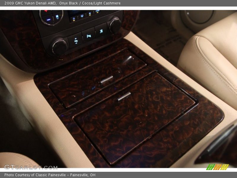 Onyx Black / Cocoa/Light Cashmere 2009 GMC Yukon Denali AWD