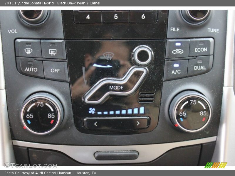 Black Onyx Pearl / Camel 2011 Hyundai Sonata Hybrid