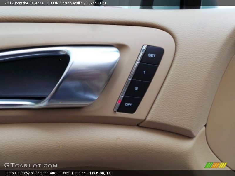 Classic Silver Metallic / Luxor Beige 2012 Porsche Cayenne