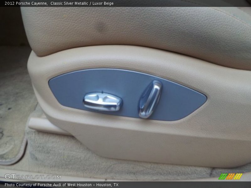 Classic Silver Metallic / Luxor Beige 2012 Porsche Cayenne
