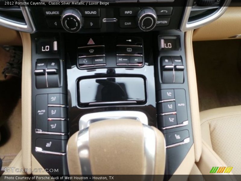 Classic Silver Metallic / Luxor Beige 2012 Porsche Cayenne