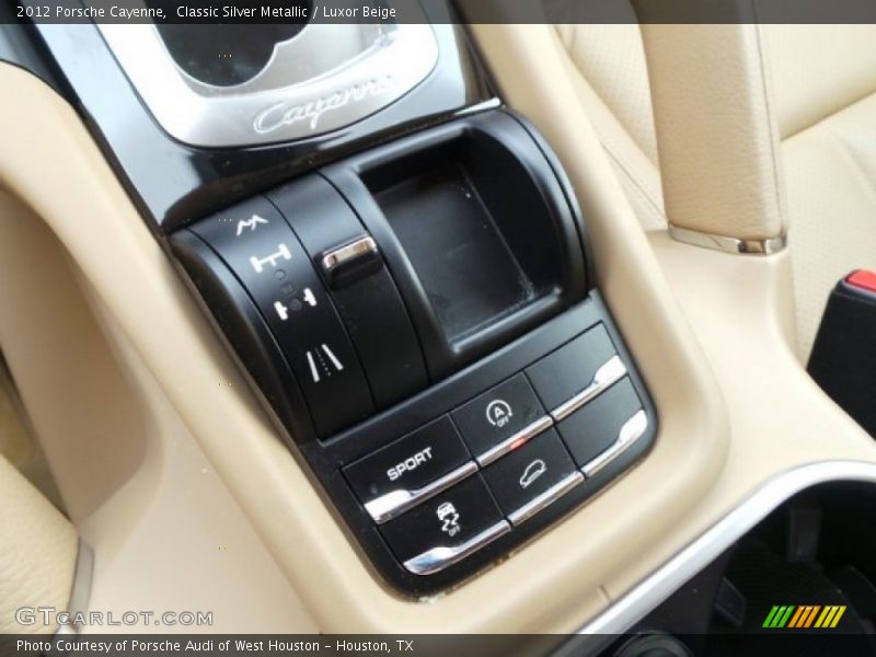 Classic Silver Metallic / Luxor Beige 2012 Porsche Cayenne