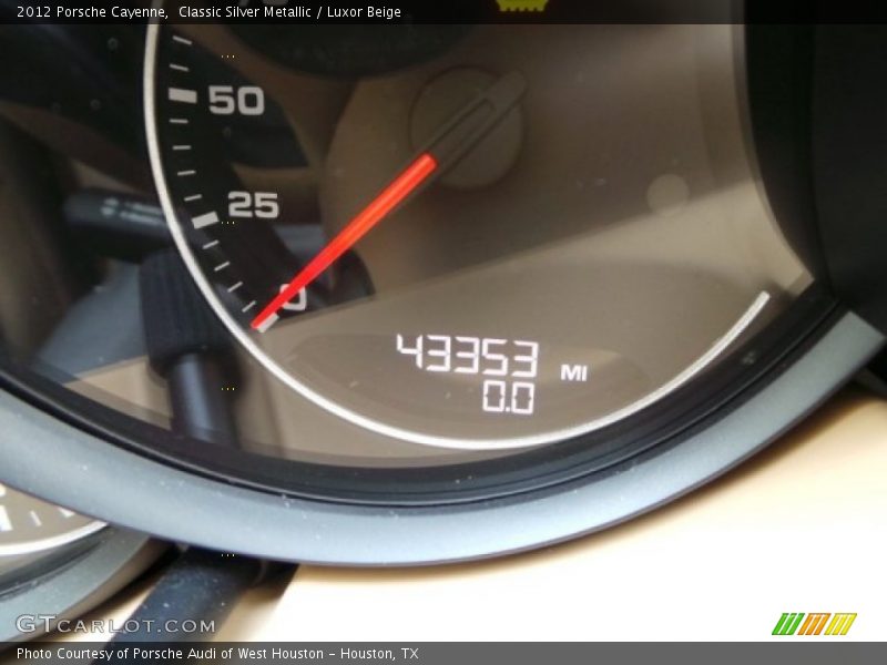 Classic Silver Metallic / Luxor Beige 2012 Porsche Cayenne