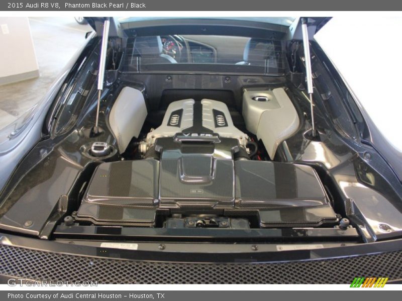  2015 R8 V8 Engine - 4.2 Liter FSI DOHC 32-Valve VVT V8