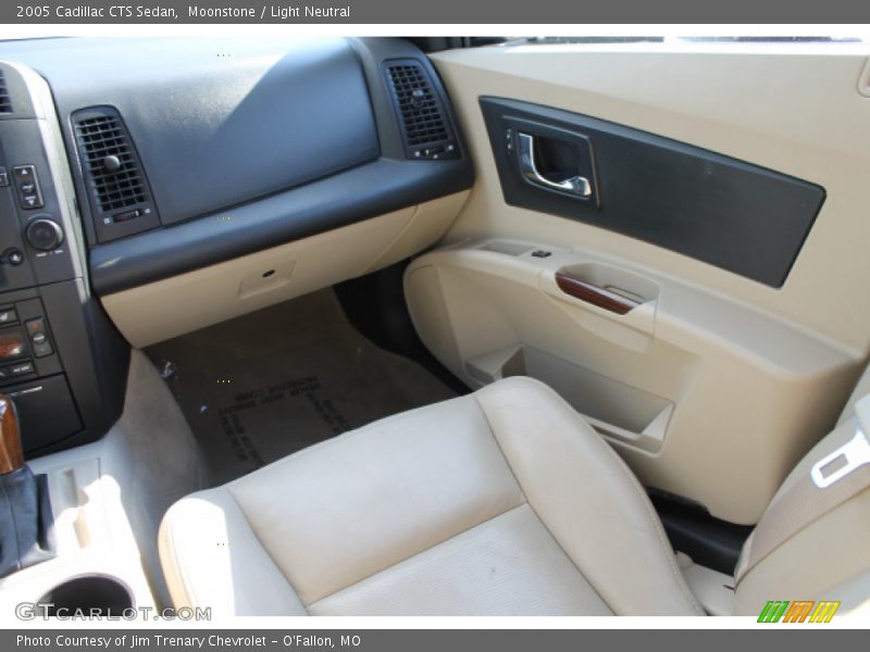 Moonstone / Light Neutral 2005 Cadillac CTS Sedan