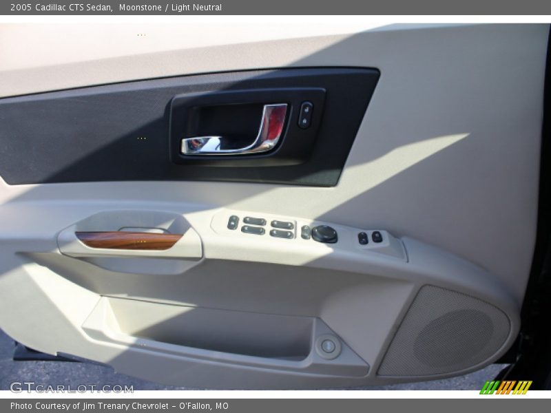 Moonstone / Light Neutral 2005 Cadillac CTS Sedan