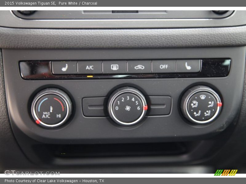 Pure White / Charcoal 2015 Volkswagen Tiguan SE