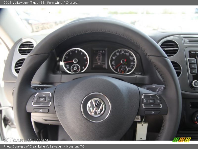 Pure White / Charcoal 2015 Volkswagen Tiguan SE