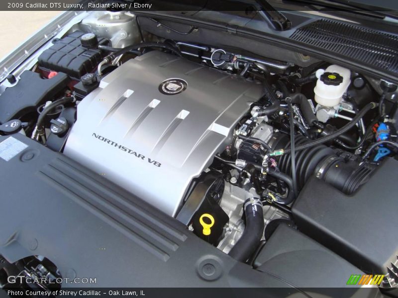 Radiant Silver / Ebony 2009 Cadillac DTS Luxury