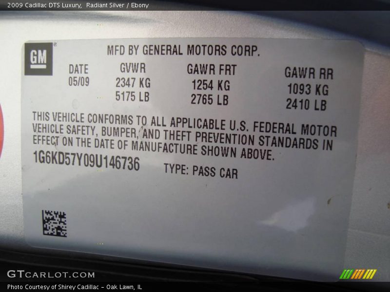 Radiant Silver / Ebony 2009 Cadillac DTS Luxury
