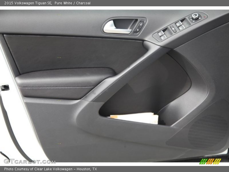 Pure White / Charcoal 2015 Volkswagen Tiguan SE