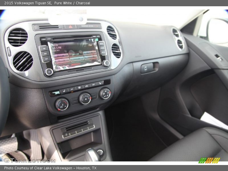 Pure White / Charcoal 2015 Volkswagen Tiguan SE