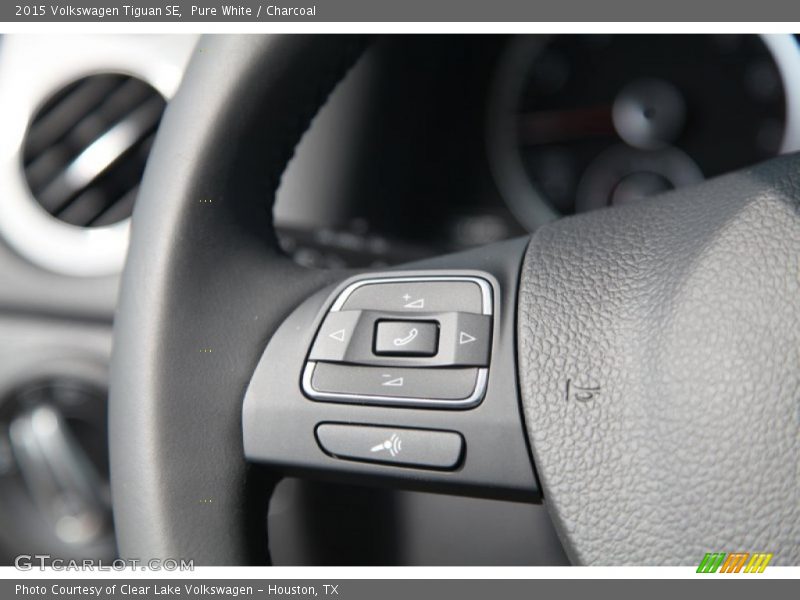 Pure White / Charcoal 2015 Volkswagen Tiguan SE