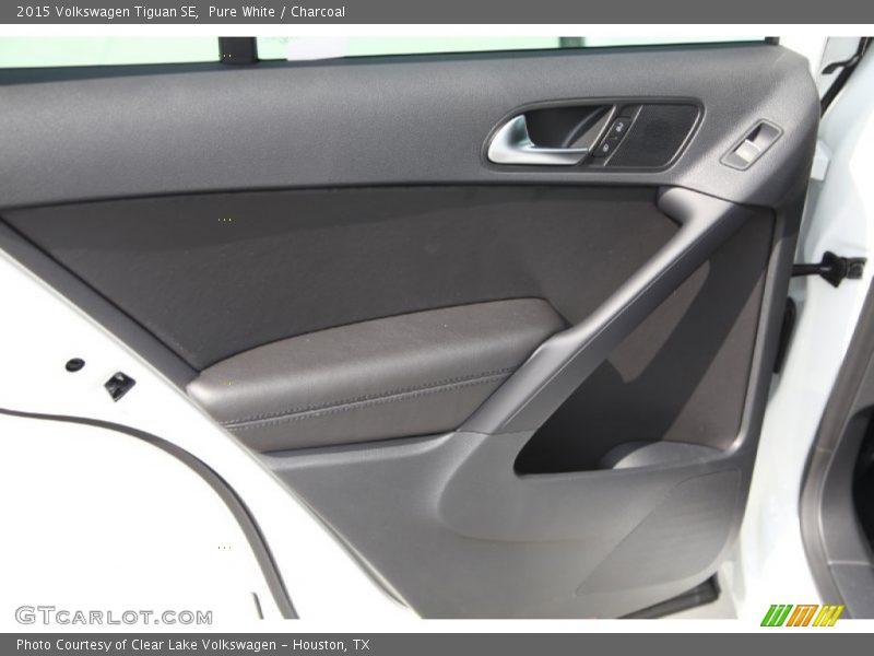 Pure White / Charcoal 2015 Volkswagen Tiguan SE